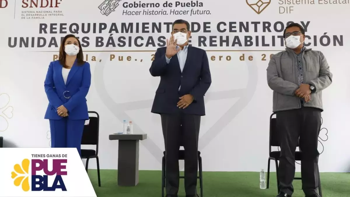 El gobernador Sergio Salomón Céspedes entrega equipo de rehabilitación