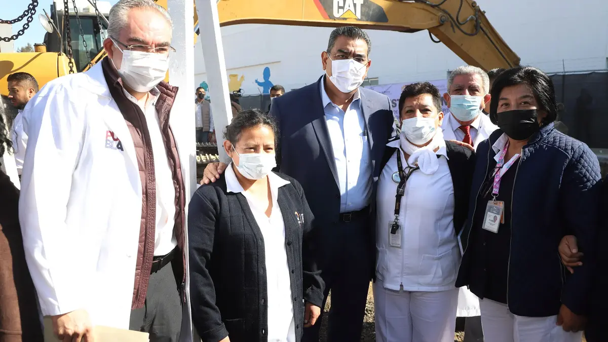El gobernador Sergio Salomón Céspedes inicia obras en Hospital del Niño Poblano