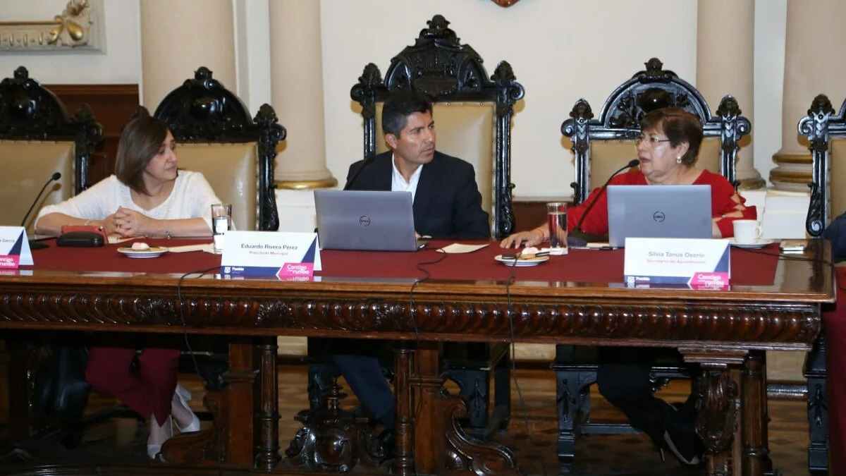 Secretaria del Ayuntamiento renuncia, Cabildo lo aprueba