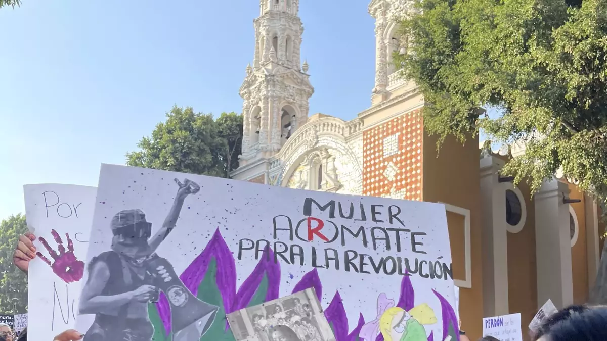 Miles de mujeres marchan este 8M en Puebla