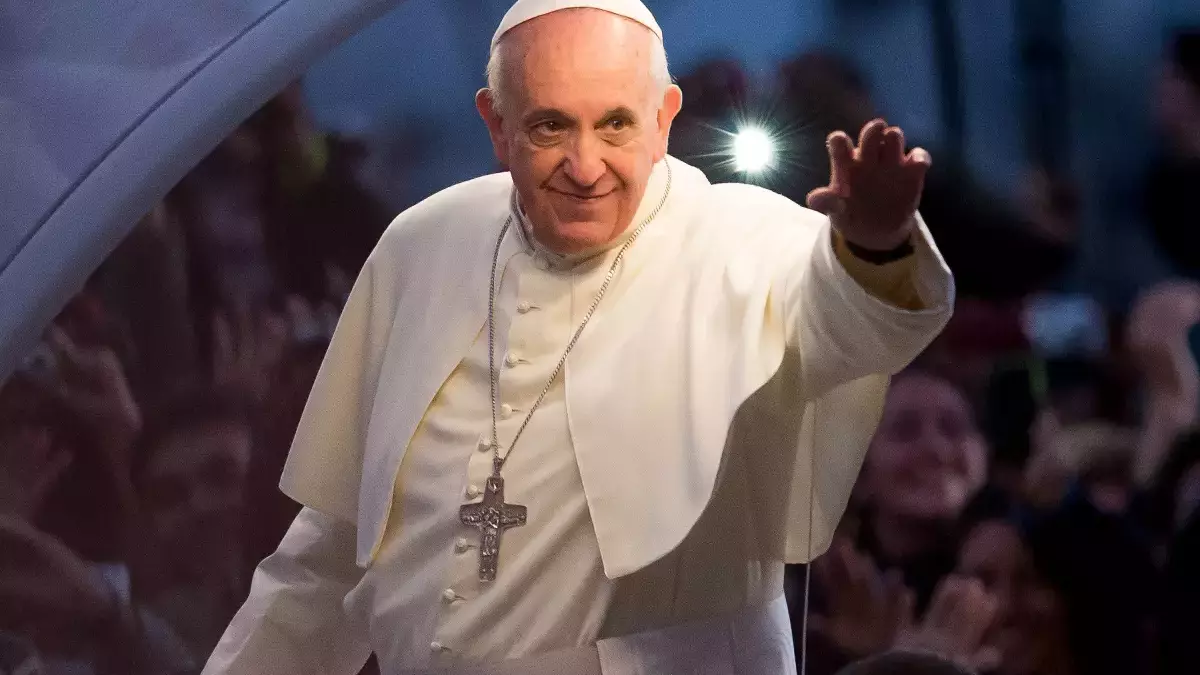 Papa Francisco permanecerá hospitalizado por una infección respiratoria