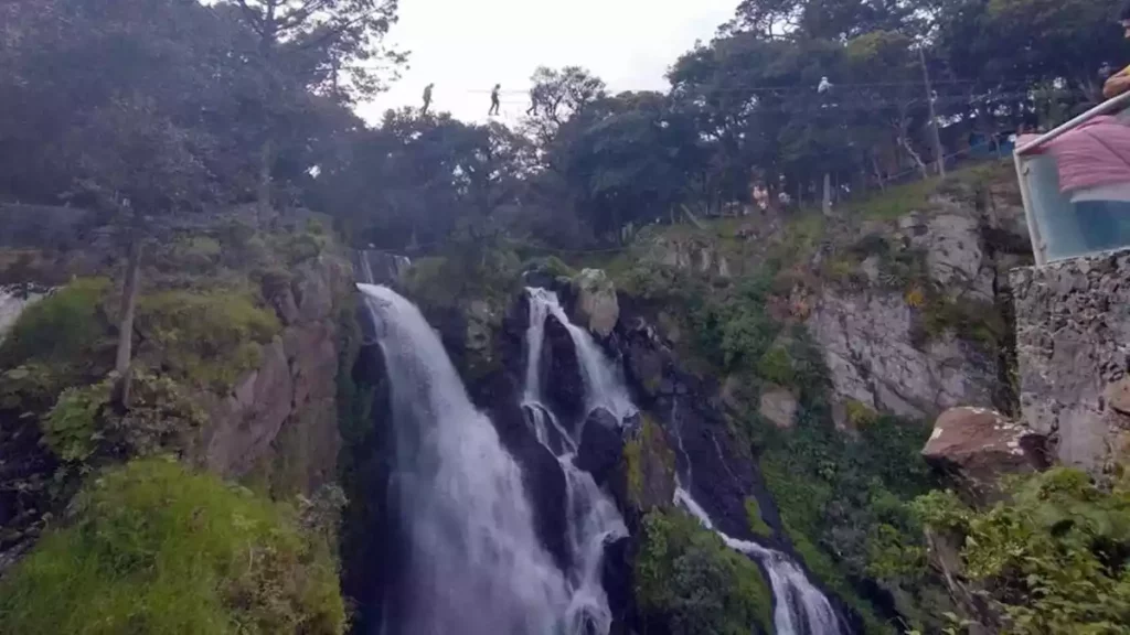 Te enamorarás de la belleza del Salto de Quetzalapan
