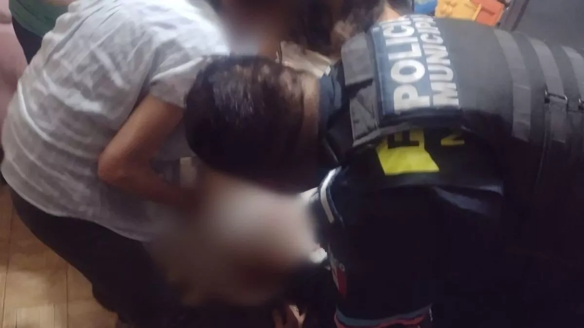 Policías Municipales salvan la vida de un niño en Puebla