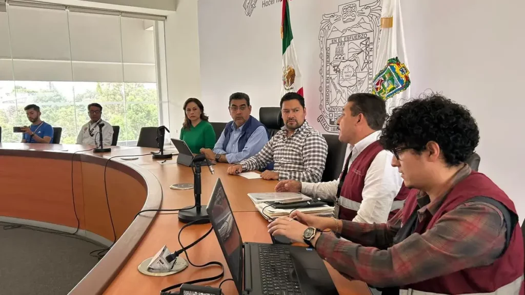 Sergio Salomón se comunica con gobernadores de CDMX y Edomex por actividad del Popocatépetl