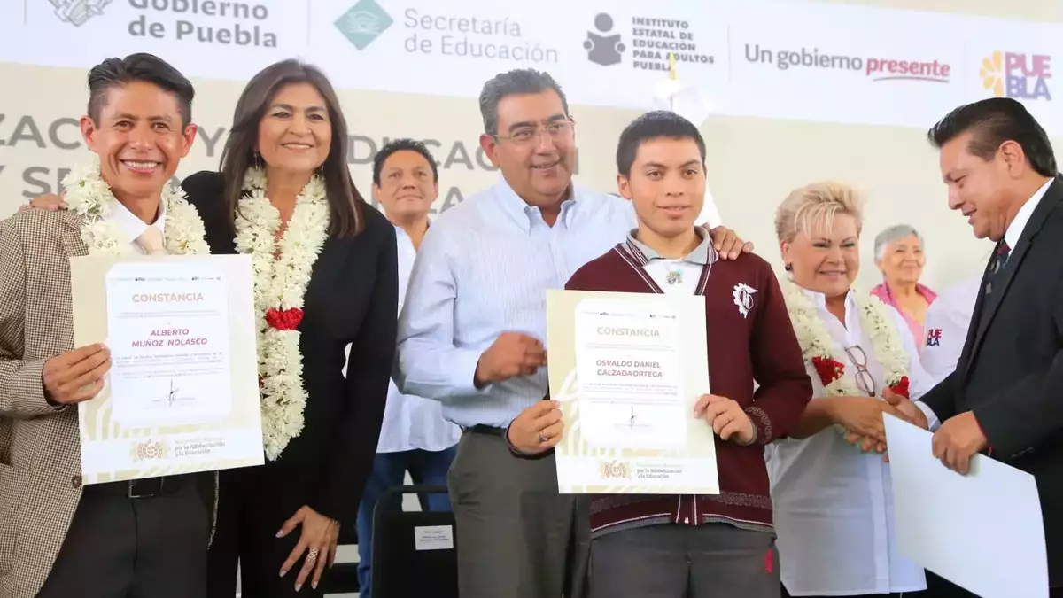 En Tepeaca, Céspedes entrega certificados del programa MONAE
