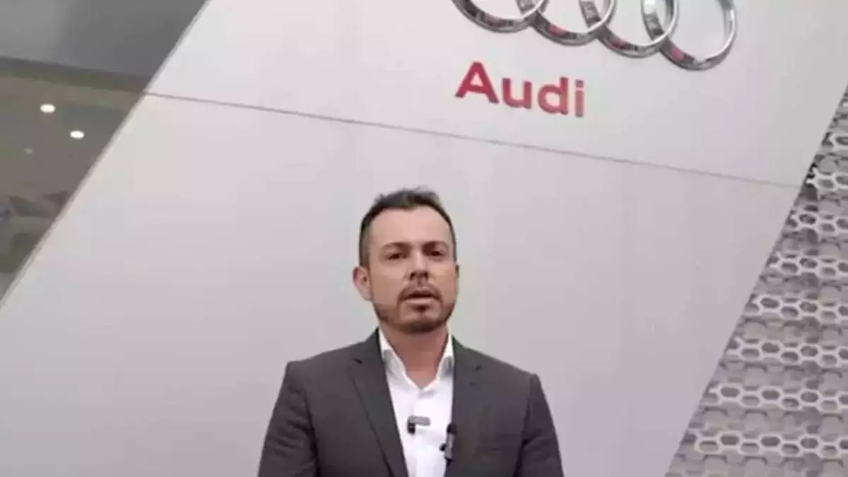 García Parra pierde el Audi del bienestar y el puesto en el Senado