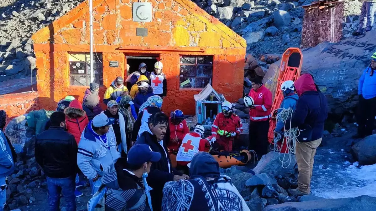 Cuatro alpinistas mueren tras caer del Pico de Orizaba
