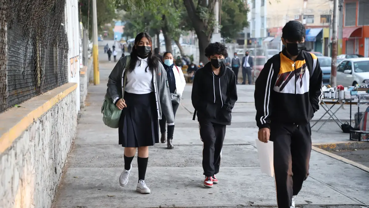 En Puebla distribuirán uniformes y 7.8 millones de libros de texto