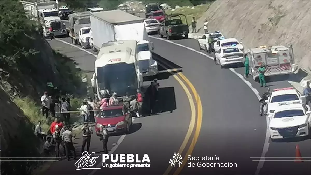 El gobernador Sergio Salomón Céspedes pidió denunciar concentraciones de migrantes tras choque en la autopista Cuacnopalan-Oaxaca