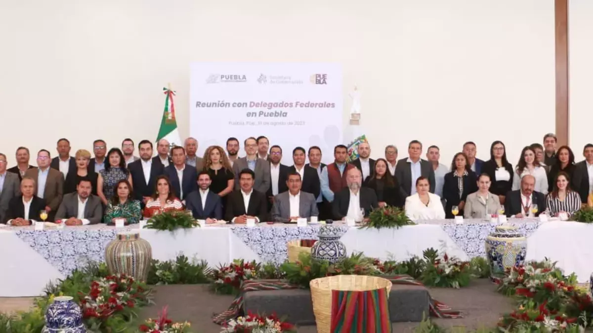 Se reúne Céspedes con delegados federales en Puebla