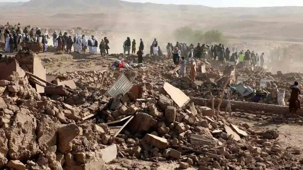 Terremoto en Afganistán deja más de 2.000 muertos