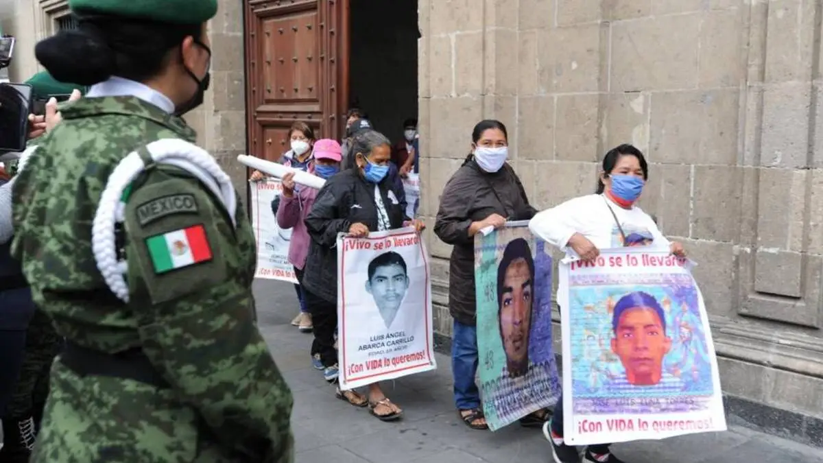 Revelan que Sedena sabía de la desaparición de 43 normalistas de Ayotzinapa