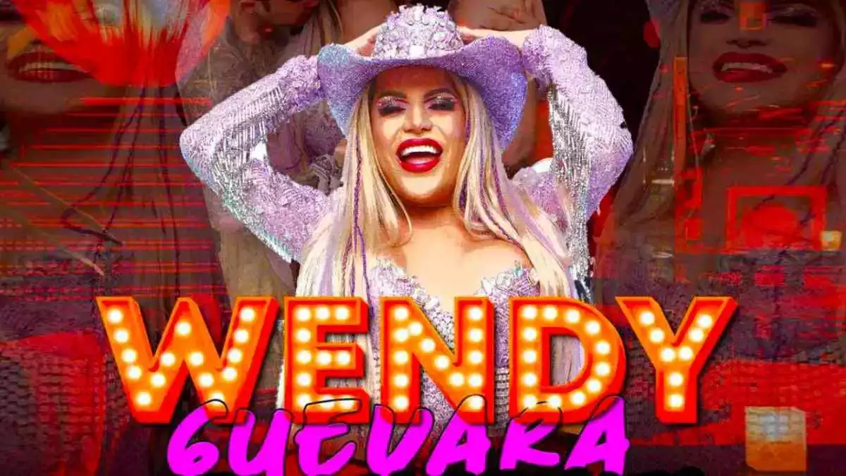 Wendy Guevara compra papitas a vendedora en su Show para dárselas al público