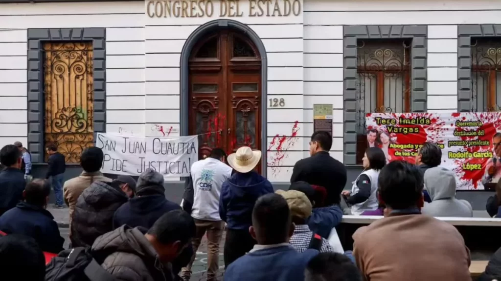 Pobladores de Coyomeapan exigen desaparición del Ayuntamiento
