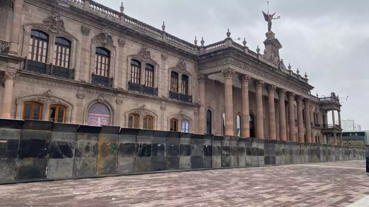 Movimiento Ciudadano no quiere a Luis Enrique Orozco, Fuerza Civil blinda Palacio de Gobierno