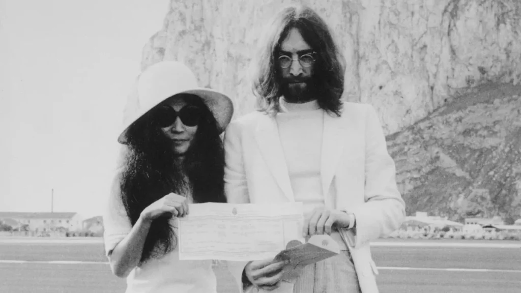 Yoko Ono llegó a la vida de John Lennon