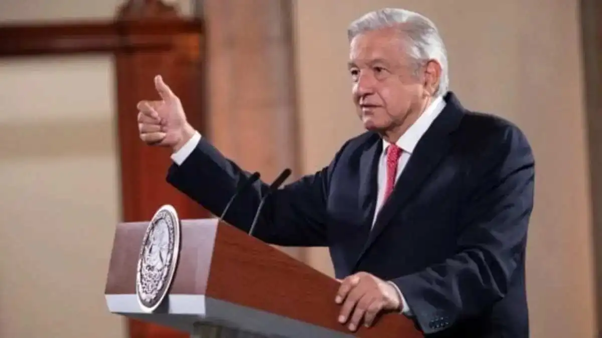 López Obrador busca estabilidad en pensiones y aumentos al salario mínimo
