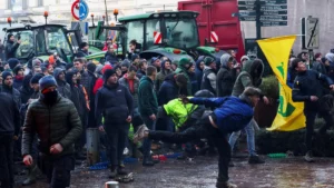 Agricultores europeos en protesta, exigen mejoras en sus condiciones de trabajo