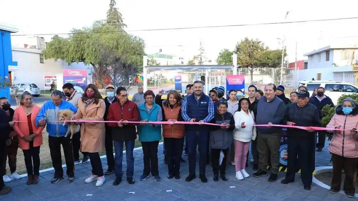 Ayuntamiento de Puebla entrega espacios en Coatepec