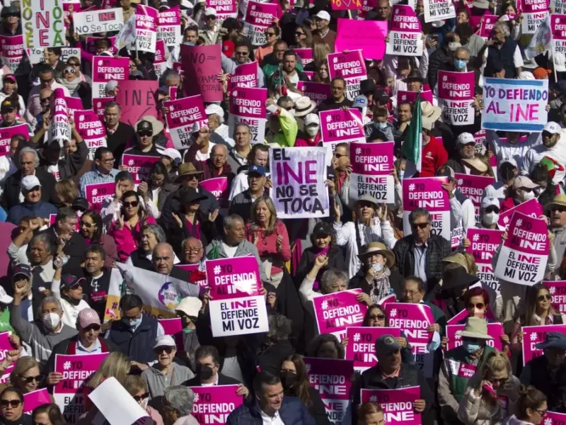Marcha por la democracia en Puebla, pintó de rosa la capital, se exige voto libre