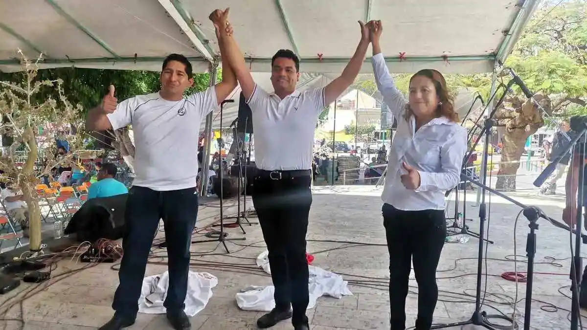 ¡PRI y PAN en caída libre! Renuncian dirigencias en Izúcar por imposición de candidato