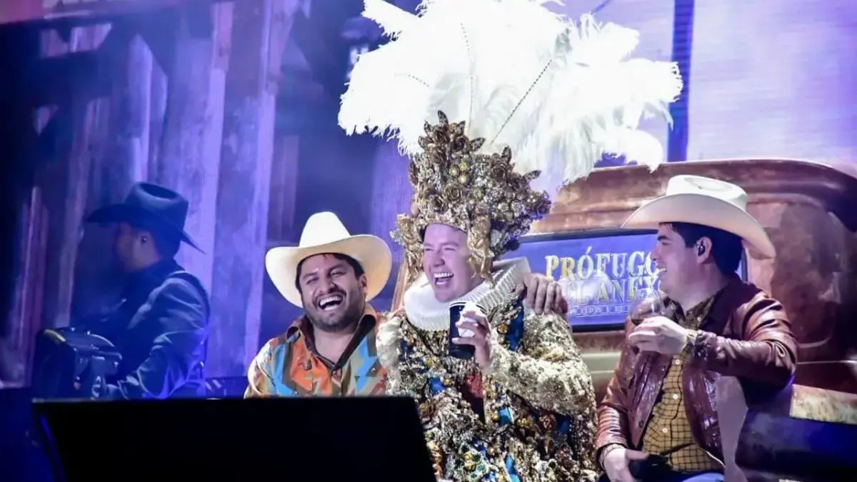 Prófugos del Anexo coronaron a rey del Carnaval de Mazatlán
