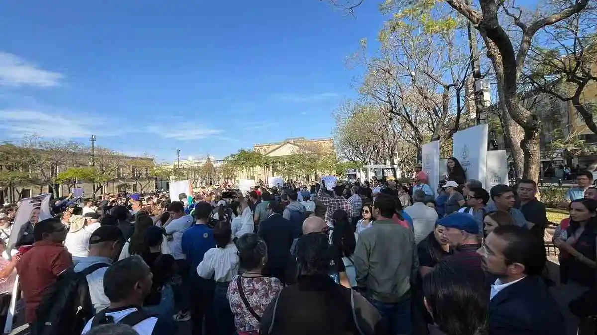 Manifestación en Plaza Liberación exige aparición del periodista Jaime Barrera