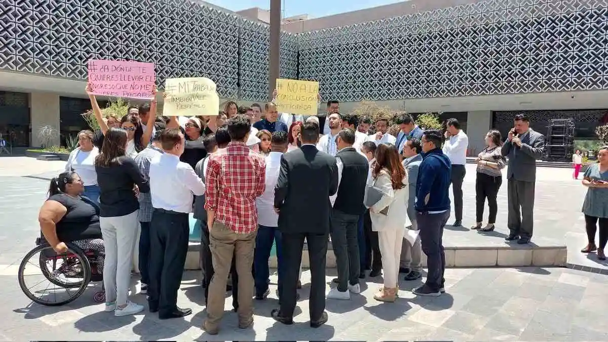 Asesores de la Cámara de Diputados protestan por despidos anticipados