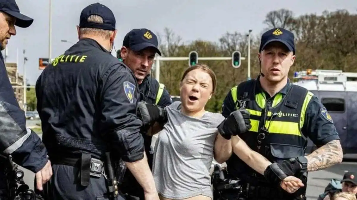 Greta Thunberg detenida dos veces durante protesta en La Haya