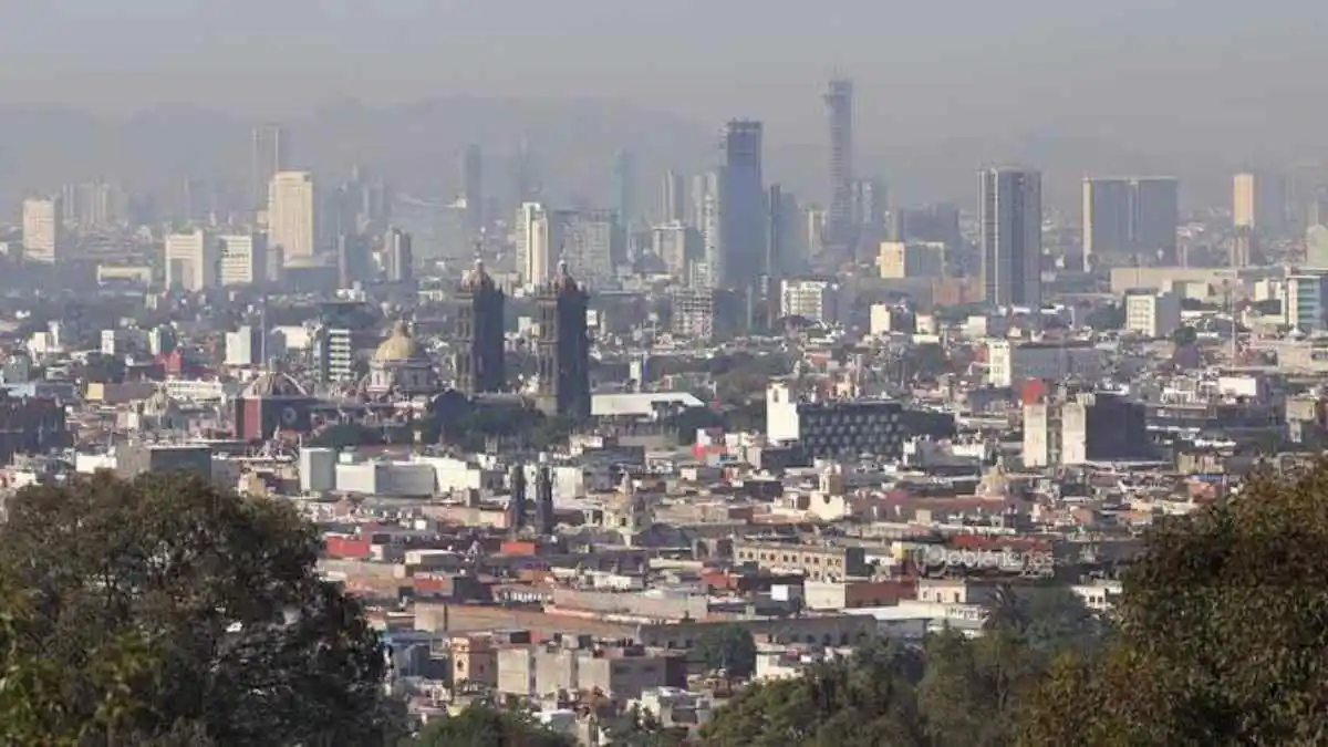 La calidad del aire en la zona metropolitana de Puebla mejora con la reducción del uso vehicular.