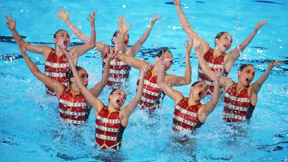 Equipo de natación artística triunfa con medalla de oro en el Mundial de París
